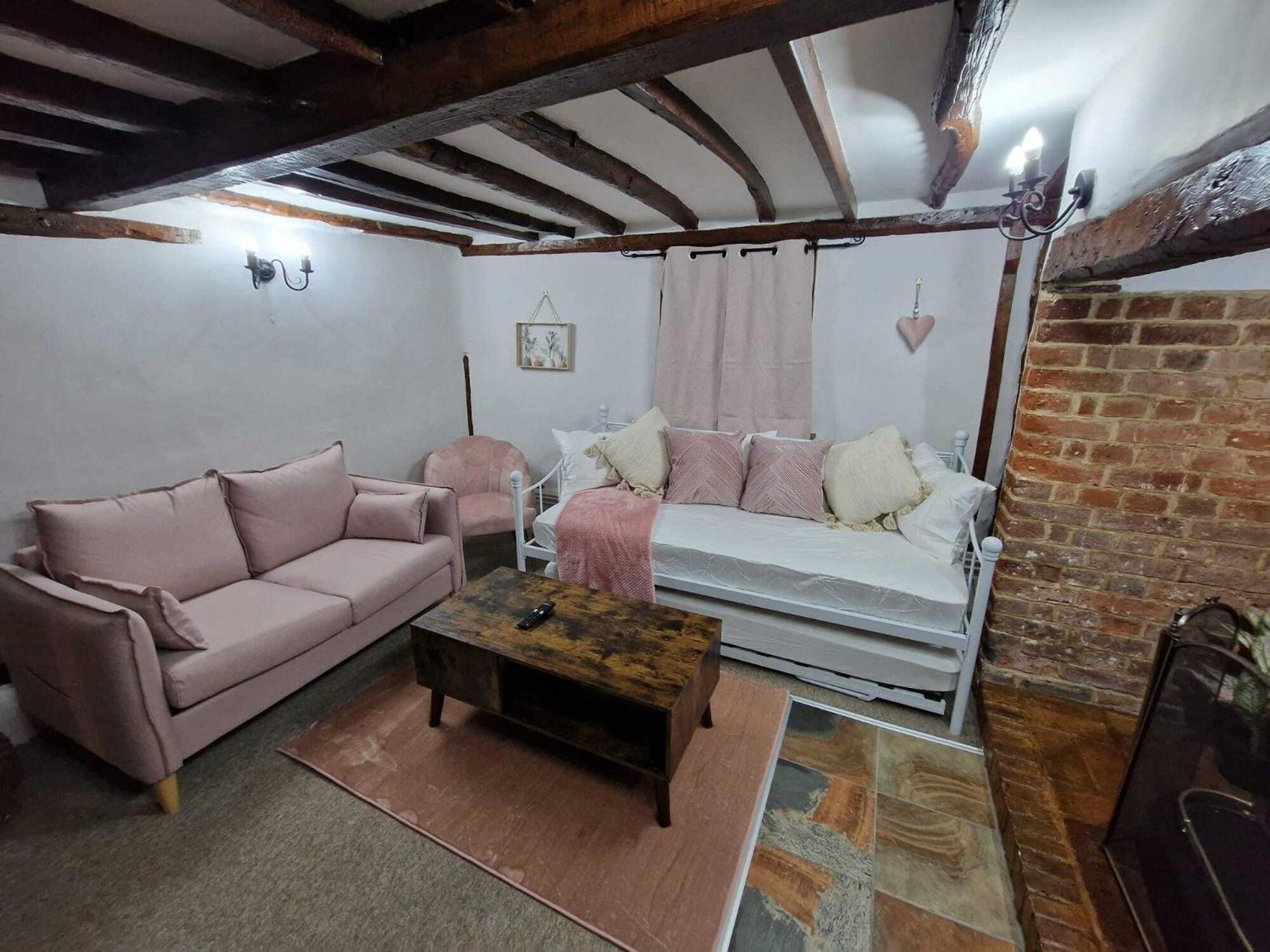 Two Bedroom Grade Ll Cottage At Az Luxury Stays Honey Horsefield With Wifi And Free Parking Hundon Εξωτερικό φωτογραφία