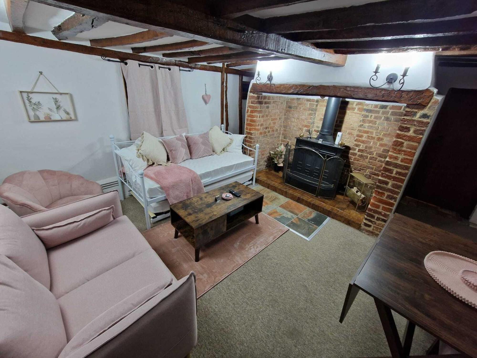Two Bedroom Grade Ll Cottage At Az Luxury Stays Honey Horsefield With Wifi And Free Parking Hundon Εξωτερικό φωτογραφία
